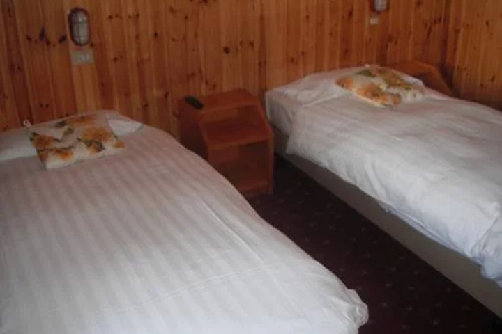 Room 3 of 15