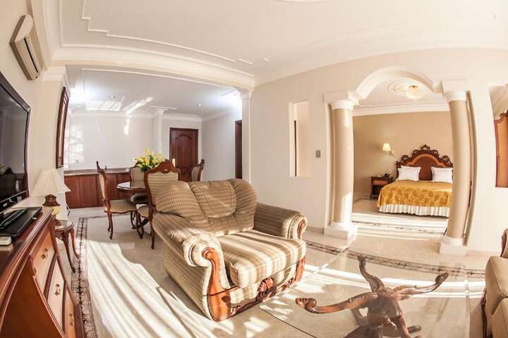 Room 8 of 37