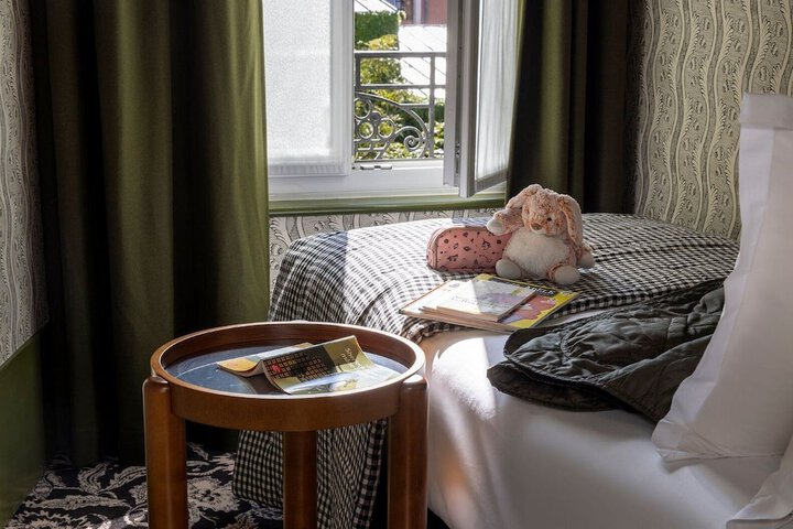 Room 28 of 61