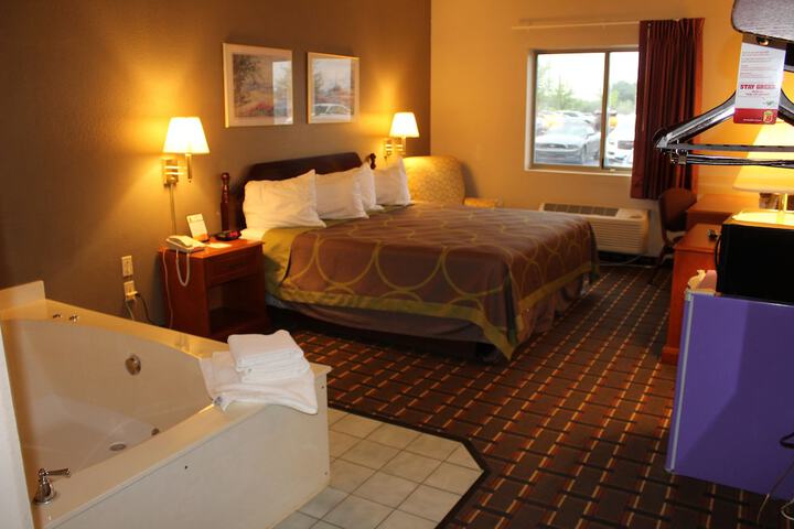 1 King Bed (8 of 17)