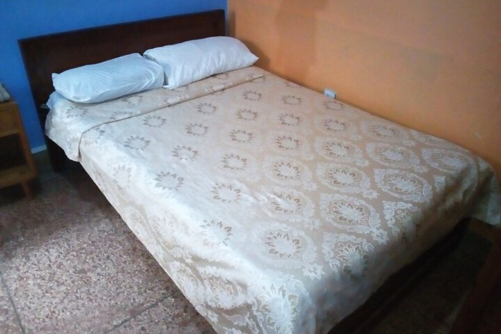 Room 6 of 24