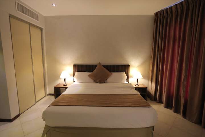 Room 15 of 68
