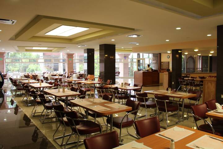 Dining 20 of 34