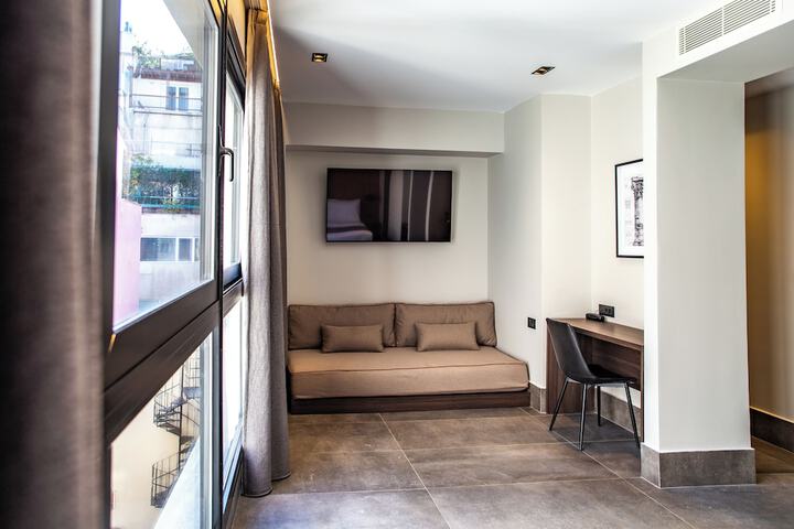Room 6 of 119
