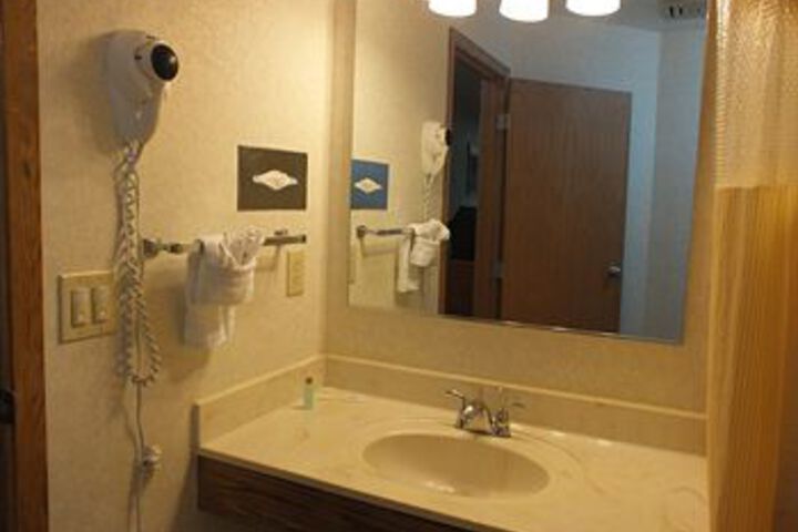 Room 8 of 38