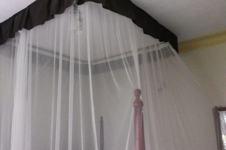 Room 10 of 78