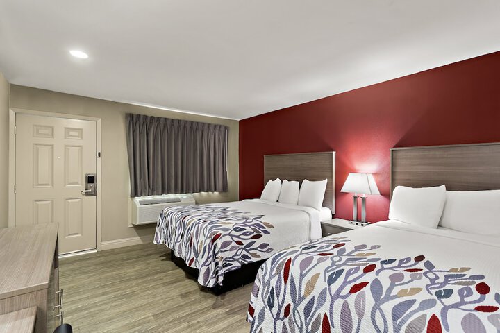 Superior 2 Queen Beds (15 of 20)