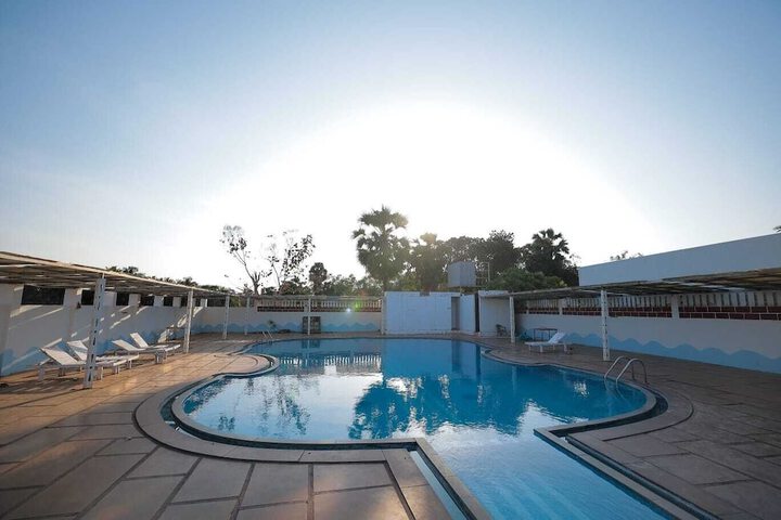 Pool 20 of 38