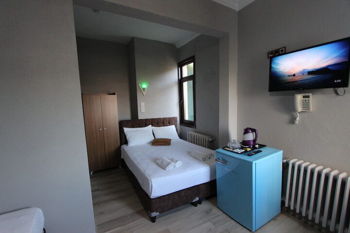 Room 32 of 91