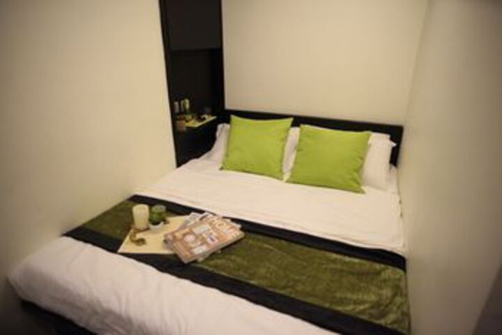 Room 8 of 30