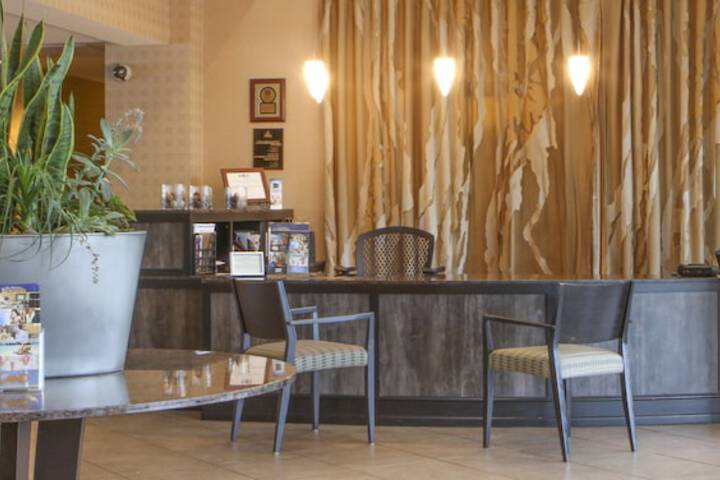 Concierge desk