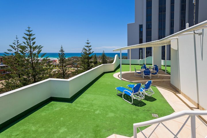 Sundeck 72 of 76