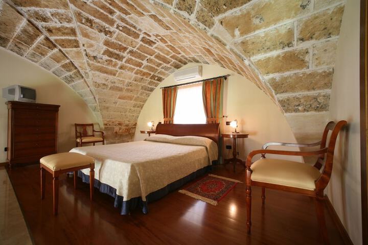 Room 20 of 68