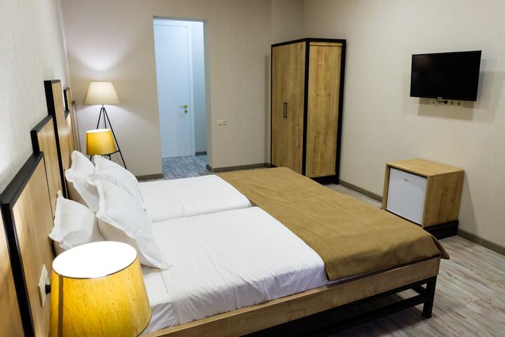 Room 32 of 51