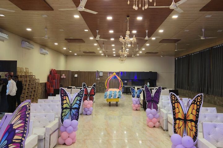 Ballroom/Hall 13 of 19