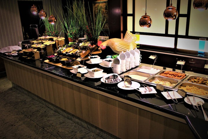 Breakfast/Coffee Service 66 of 82
