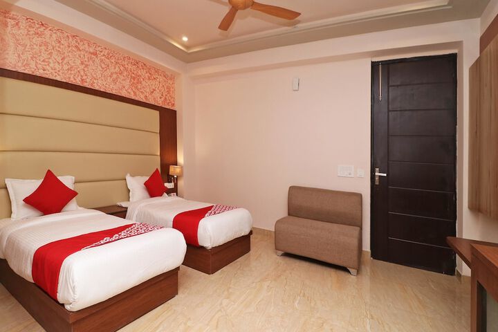 Room 17 of 35