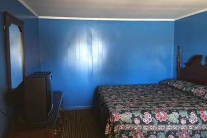 Room 6 of 7