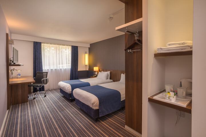 Room 13 of 50