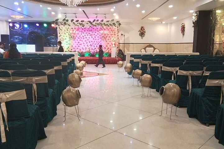 Ballroom/Hall 35 of 46