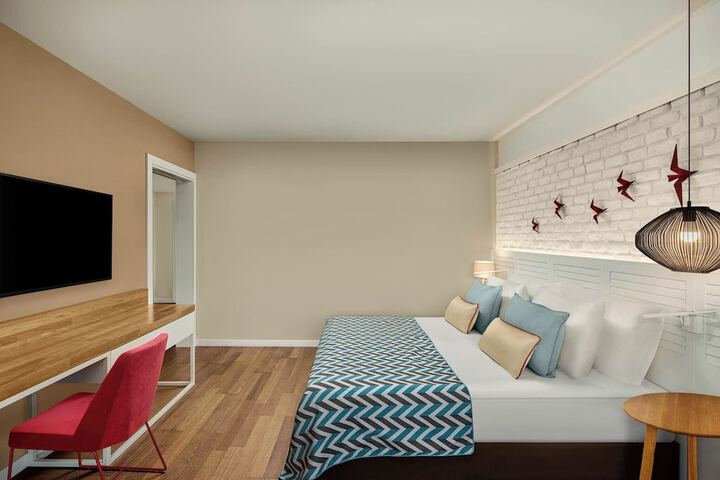 Room 13 of 203