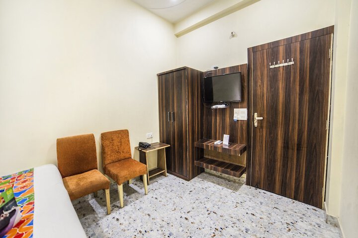 Room 7 of 28