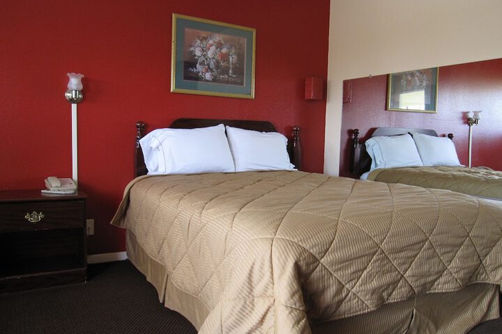 Room 10 of 14