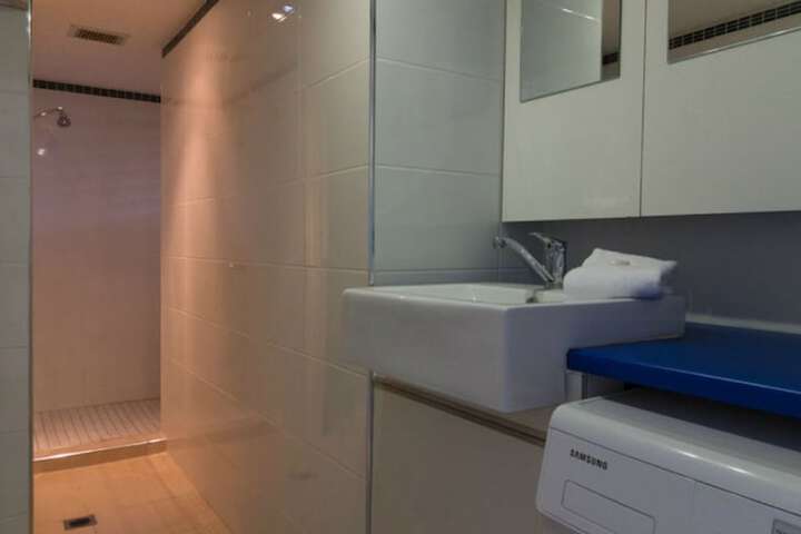 Room 16 of 23