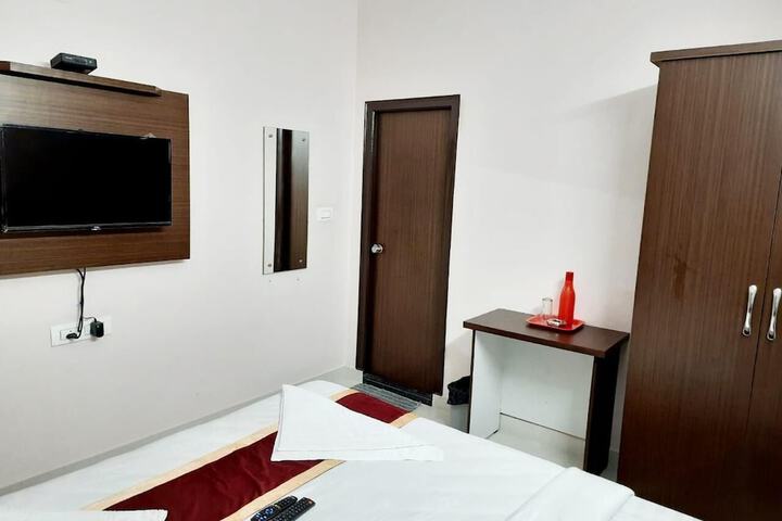 Room 11 of 22