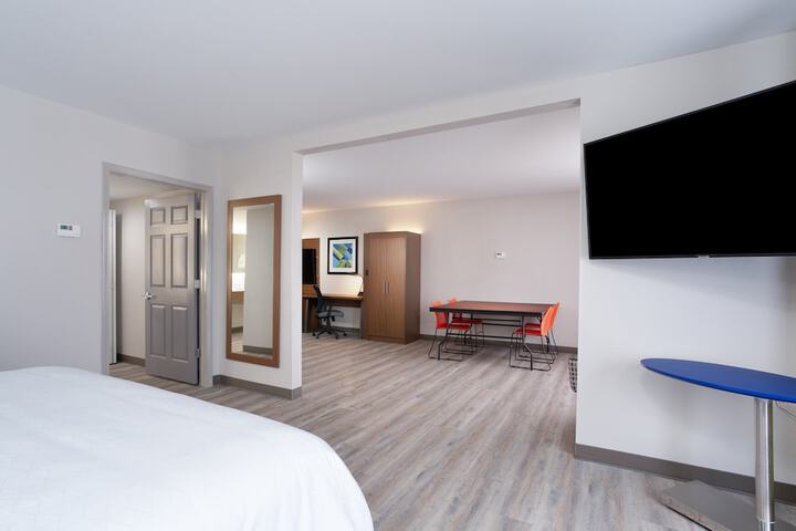 Room 5 of 44