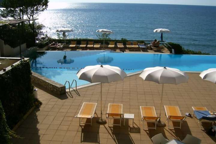 Pool Hotel