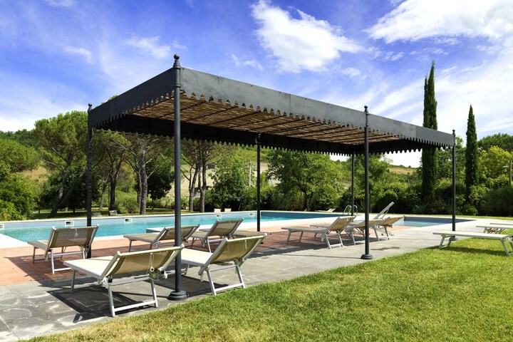 Hotel with Pool