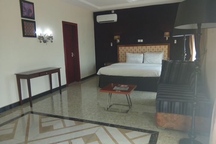 Room 12 of 39