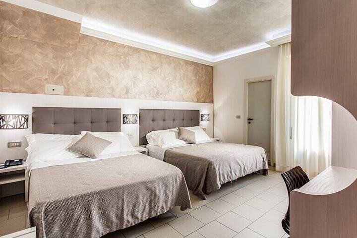Room 13 of 39