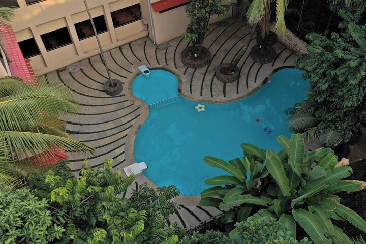 Pool 5 of 11
