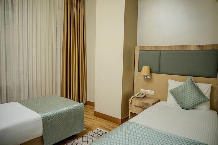 Room 11 of 66