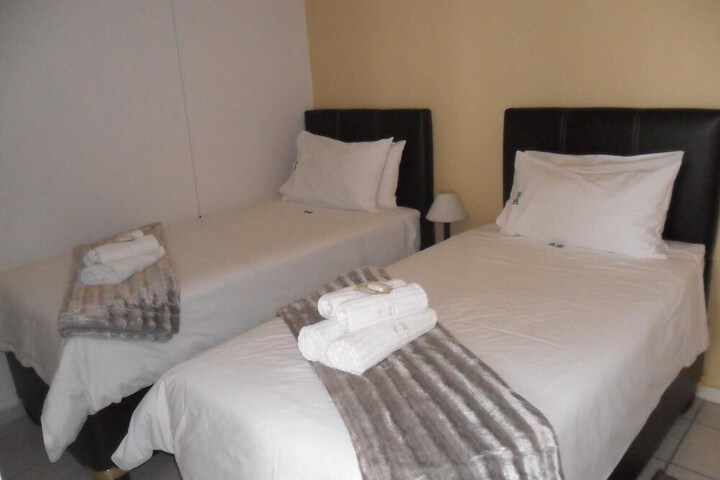 Room 7 of 49