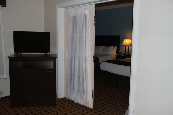 2 Queen Beds Flatsc Microfridge High Speed Full Breakfast (8 of 13)