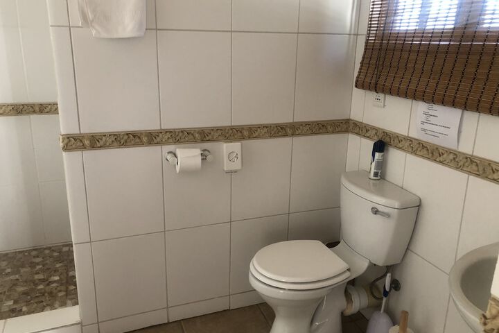 Room 18 of 120
