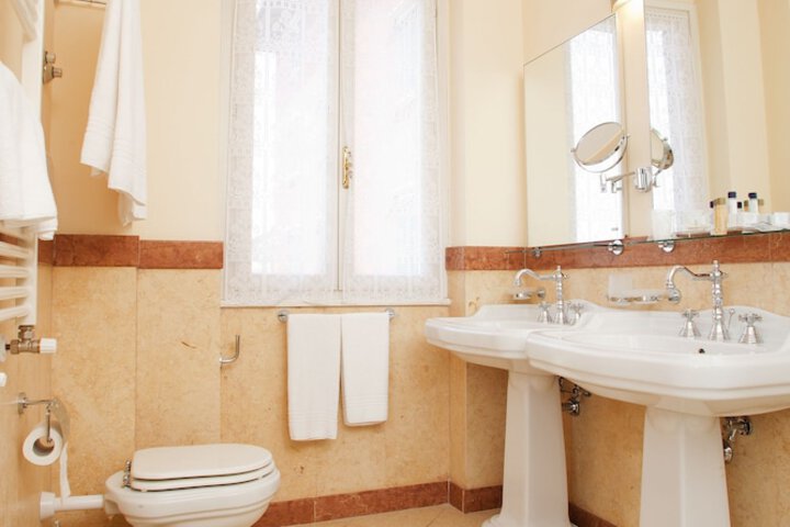 Bathroom Interior Photo