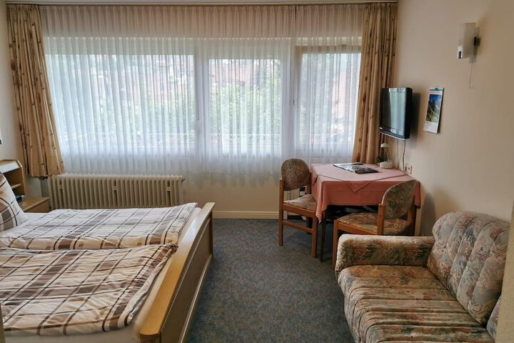 Room 12 of 26