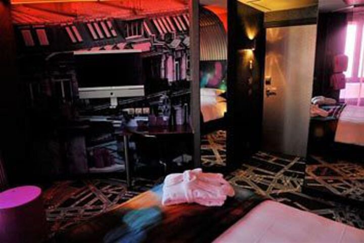 Room 15 of 36