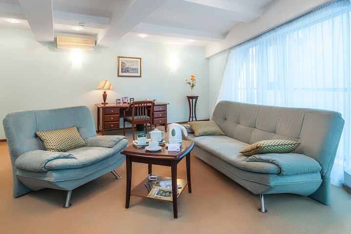Room 9 of 48