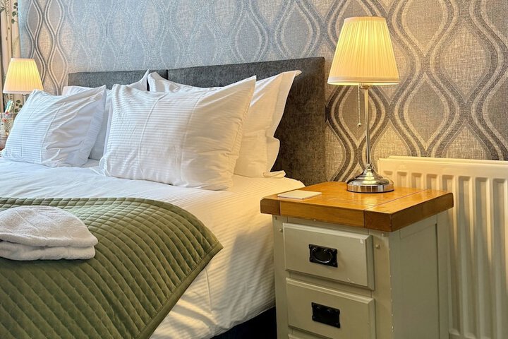 Room 4 of 61