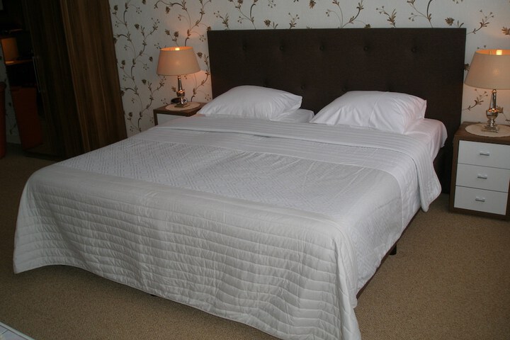 Room 6 of 24