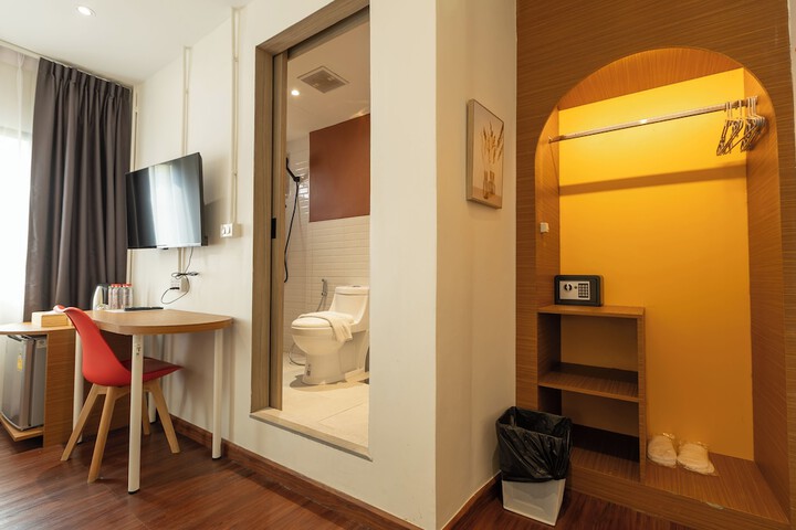 Room 42 of 132