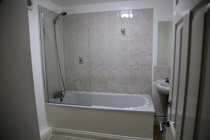 Room 53 of 69