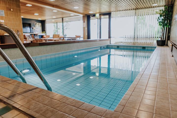Pool 38 of 65