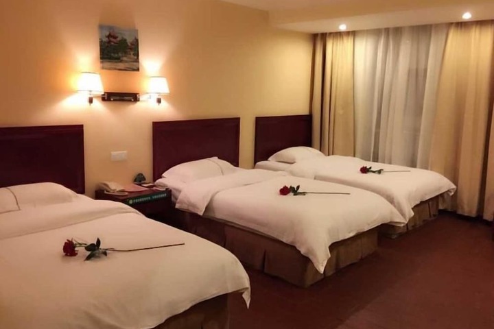 Room 15 of 35
