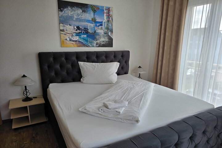 Room 28 of 54